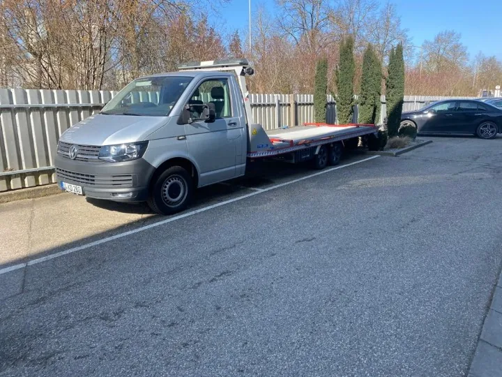 Unser Autotransporter – Abholung mit eigener Technik
